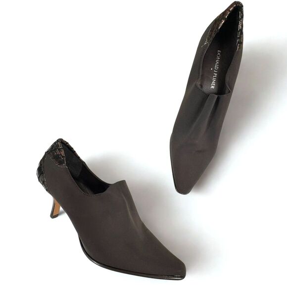 Donald J Pliner Brown Stretch Ankle Pump Bootie Croc Embossed Heel Womens Size 8 - Picture 1 of 11
